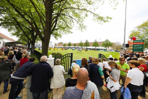 Foto: Anziehungspunkt für Pferde- und Sportfreunde - das Pferdefestival Redefin vom 4. -6. Mai auf dem Landgestüt - Fotograf: Thomas Hellmann