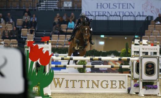 Foto: Esther Fordert und Esperanza gewannen das schwere Zeitspringen in Neumünster - Fotograf: Andreas Pantel