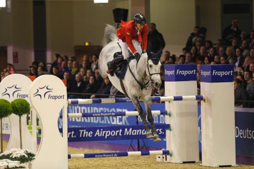 Foto: Cool and Easy gewinnt mit Hans-Dieter Dreher das Championat der Stadt Frankfurt. - Fotograf: Stefan Lafrentz