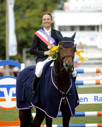 Foto: Landesmeister von Schleswig-Holstein und Hamburg: Der Däne Lars Bak Andersen mit Liconto del Pierre. - Fotograf: Janne Bugtrup