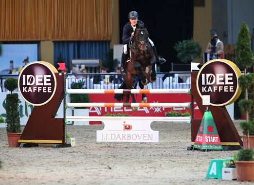 Foto: Patrick Stühlmeyer und Lenitas gewinnen Speed-Springen in Schwerin. - Fotograf: ACP Pantel