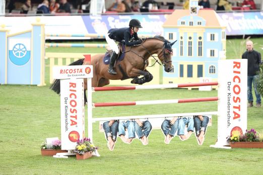 Foto: Das größte Nachwuchstalent der Niederlande - Lisa Nooren - kommt zum Hardenberg Burgturnier! - Fotograf: Presse- und Foto-Service Frieler 