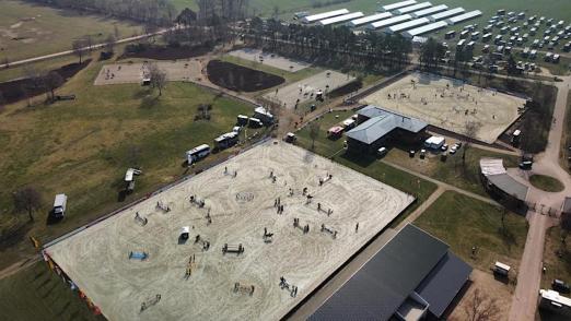 Foto: Das CSI Westergellersen vom 18. - 21. April wird sich über zwei Turnierplätze erstrecken - Fotograf: Theurer Horse Trucks
