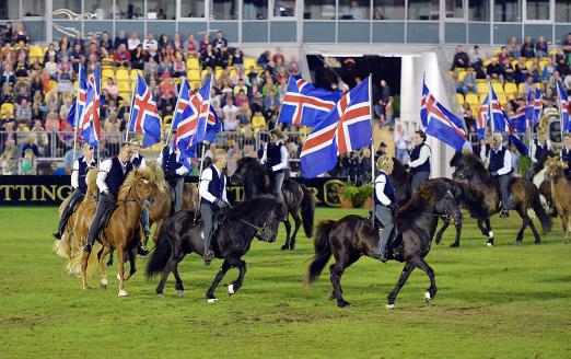 Foto: Der Show-Abend bringt das Thema Pferd unterhaltsam und vielfältig ins Springstadion bei Verden International. Schaubilder wie die Isländer-Quadrille begeisterten in den vergangenen Jahren etliche Besucher - Fotograf: Rüchel