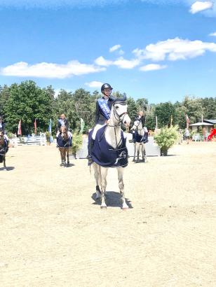 Fotograf: Lea Morgenroth siegt in der Large Amateur Tour mit ihrem 9j. Touchscreen - Fotograf: CS