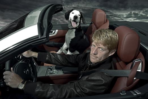 Foto: Springreiter Marcus Ehning mit seiner Hündin Mila