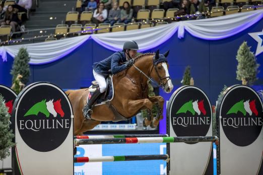 Foto: Patrick Stühlmeyer siegt bei den 7-jährigen Pferden des Equiline Youngster-Cup - Fotograf: Sportfotos-Lafrentz Foto: Patrick Stühlmeyer siegt bei den 7-jährigen Pferden des Equiline Youngster-Cup - Fotograf: Sportfotos-Lafrentz