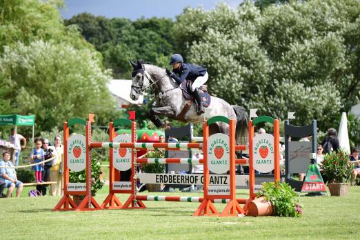 Foto: Sport pur beim Erdbeer-Cup lockt Aktive und Publikum gleichermaßen nach Delindsdorf - Fotograf: Janne Bugtrup