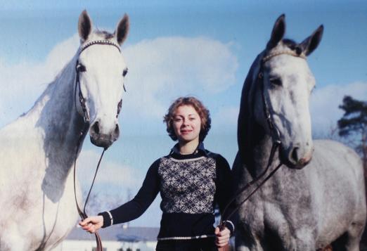 Foto: Ursula von der Leyen war zu Studienzeiten Auktionsreiterin beim Hannoveraner Verband in Verden - Fotograf: Werner Ernst