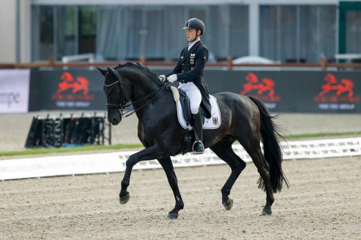Foto: Erreichten ihre persönliche Bestleistung im U25Grand Prix mit über 76 Prozent - der neue Europameister Raphael Netz und Elastico - Fotograf: Stefan Lafrentz