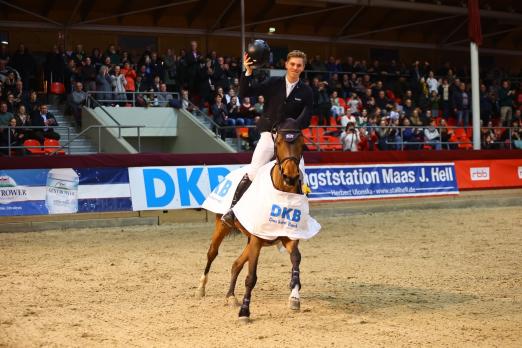 Foto: Erster Start beim CSI Neustadt-Dosse und gleich der Sieg im Weltranglistenspringen für den 23-jährigen Hannes Ahlmann und Tokyo - Fotograf: Brit Placzek