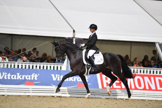 Foto: Verdens Dressur-Stadion - hier Eva Möller mit Danciero - darf 2021 wieder Schauplatz der weltweit besten Nachwuchspferde mit den FEI WBFSH Dressage World Breeding Championships for Young Horses sein - Fotograf: Archiv/ Rüchel