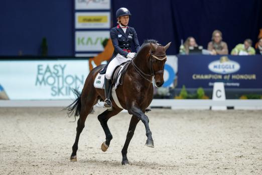 Foto: Ingrid Klimke siegte mit Franziskus in der Auftaktprüfung bei den MUNICH INDOORS - Fotograf: Sportfotos-Lafrentz