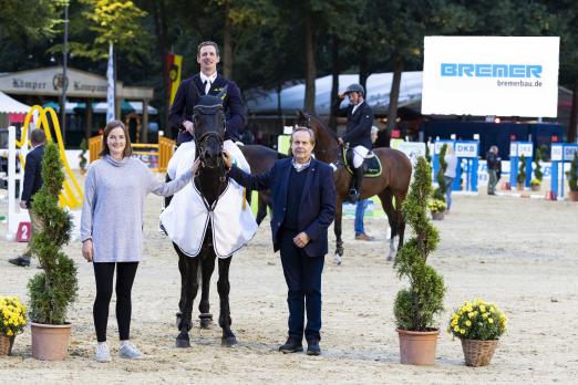 Foto: Felix Haßmann und Sig Black Panther waren die schnellsten im Preis der Bremer AG - Fotograf: Thomas Hellmann