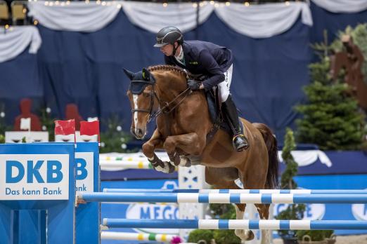 Foto: Felix Hassmann sichert sich den Sieg mit Balance - Fotograf: Sportfotos-Lafrentz