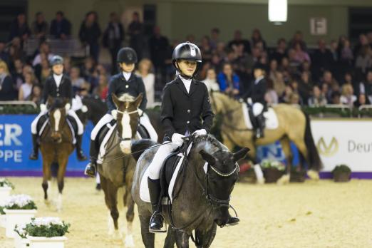 Foto: Ganz junge Reiterinnen und Reiter sind beim Internationalen Festhallen Reitturnier Frankfurt ebenso willkommen wie Sportpromis - Fotograf: Thomas Hellmann