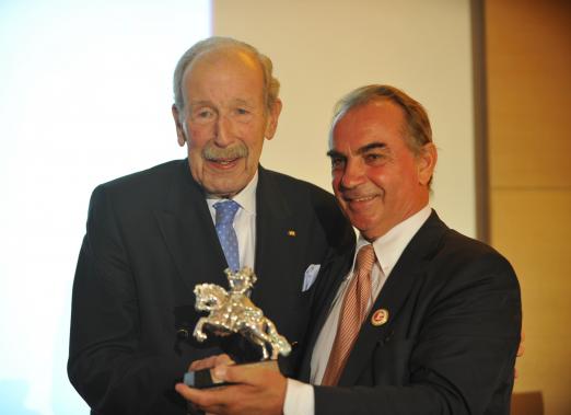 Foto: Hendrik Snoek mit dem Friedenspreisträger Constantin Freiherr Heereman von Zuydtwyck - Fotograf: Thoms Lehmann