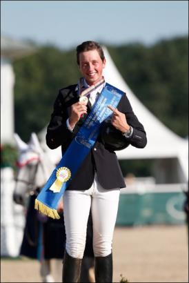 Foto: Eine Klasse für sich: Der neue Europameister Young Rider: martin Fuchs (SUI) - Fotograf: Hervé Bonnaud & Tomas Holcbecher