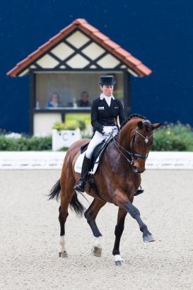 Foto: Sieger des 25.NÜRNBERGER BURG-POKAL in Hagen a.T.W. -Helen Langehanenberg mit Vayron - Fotograf: Thomas Hellmann