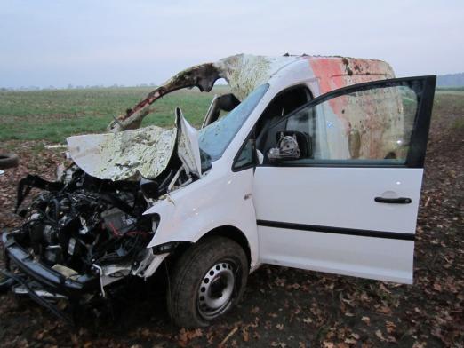 Foto: Tragischer Verkehrsunfall mit schwerstverletztem Beifahrer - Fotograf: Polizeiinspektion Rotenburg