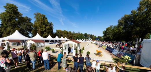 Foto: Das Internationale Ludwigsburger Dressurfestival vor dem Schloss Monrepos lockt vom 22. - 25. September Aktive und Publikum - Fotograf: Thomas Hellmann