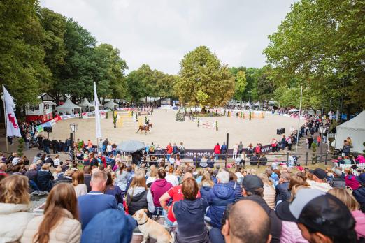 Foto: Das internationale Reitturnier OWL Challenge vom 7.-10. September auf dem Paderborner Schützenplatz - Fotograf: Johanna Milse 