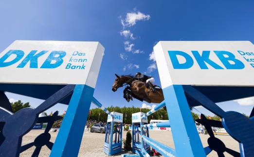 Foto: Irma Karlsson (SWE) mit Chacconu siegreich im Großer Preis der Deutschen Kreditbank AG CSI4* - Fotograf: Thomas Hellmann