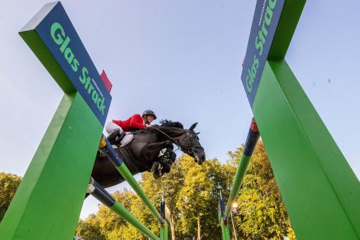 Foto: Jörne Sprehe und Solero gewinnen den Glas Strack Preis bei der OWL Challenge - Fotograf: Sportfotos-Lafrentz.de