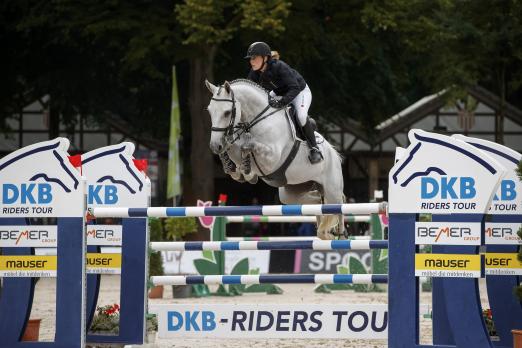 Foto: Janne Friederike Meyer-Zimmermann sprang mit Büttner's Minimax im vergangenen Jahr auf Platz zwei im Championat von Paderborn, der Qualifikation zur DKB-Riders Tour Wertungsprüfung - Fotograf: Sportfotos-Lafrentz