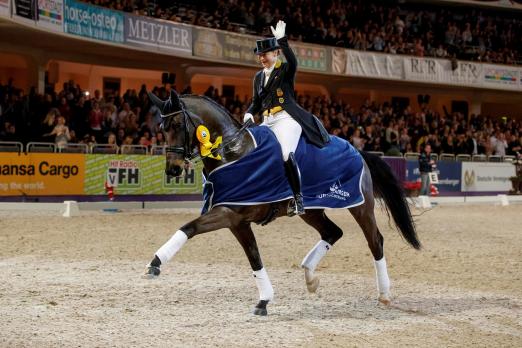 Foto: Flamboyant OLD und Isabell Werth überzeugten als Siegerpaar im NÜRNBERGER BURG-POKAL in der Frankfurter Festhalle - Fotograf: Stefan Lafrentz