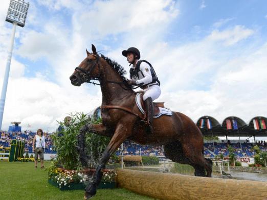Foto: Vielseitigkeitsreiter Michael Jung holt mit dem Team in Aachen den Nationenpreis. - Fotograf: Jochen Lübke - dpa