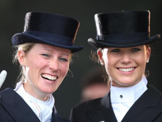 Foto: Helen Langehanenberg und Kristina Sprehe (r) haben in Aachen eine beeindruckende Vorstellung abgeliefert. - Fotograf: Rolf Vennenbernd - dpa