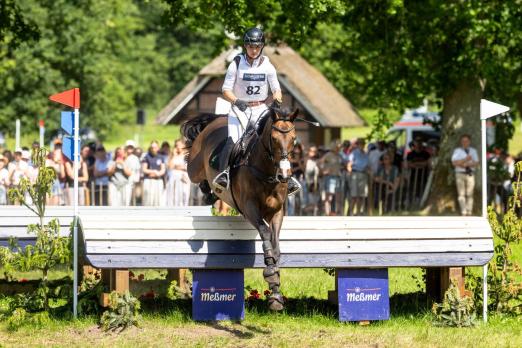 Foto: Julia Krajewski und Uelzener's Nickel - Fotograf: TGL / Thomas Ix 