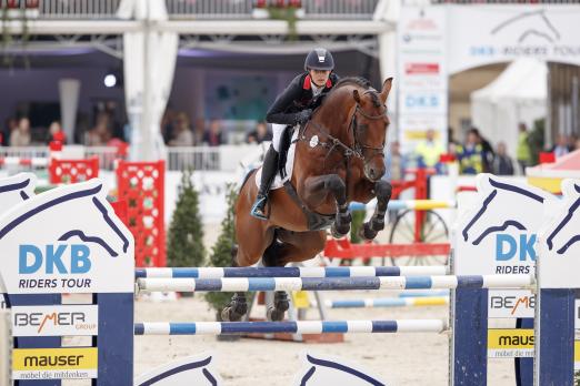 Foto: Kendra-Claricia Brinkop gewann in Münster die Qualifikation zur Wertungsprüfung der DKB-Riders Tour - Fotograf: Stefan Lafrentz