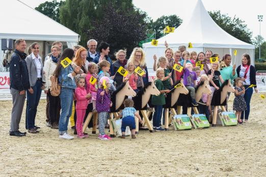 Foto: Verden International freut sich auch über kleine Gäste und bietet 2018 einen Erlebnistag Pferd für Kinder - Foto: Tilgner