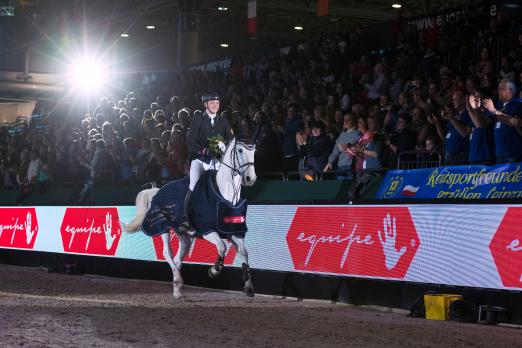 Foto: Enno Klaphake gewinnt nach Pferdewechsel den Selleria Equipe Goldenen Sattel - Fotograf: Thomas Hellmann