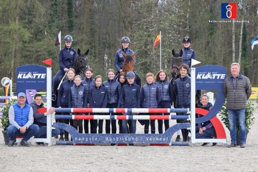 Foto: Die Oldenburger Talente-Teams und ihre Trainer 