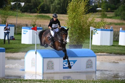 Foto: Die Siegerin in der Einzelwertung des SAP-Cups, Julia Krajewski, auf ihrem Newcomer Nickel - Fotograf: CHIO Aachen/Hubert Fischer