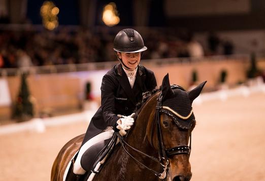 Foto: Junge Reiter: Große Freude bei Jana Lang - Fotograf: Aachen Youngstars/ Jil Haak