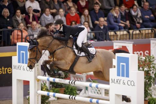 Foto: Laura Jane Hackbarth und Carisma sind Titelverteidiger im Championat der Pferdestadt Neumünster bei den VR Classics 2018 - Fotograf: Stefan Lafrentz