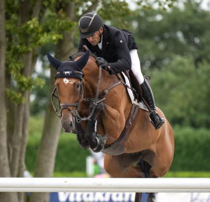 Foto: Laurens Houben bescherte den Hetzel Stables mit der sechsjährigen Complication-M den Finalsieg und setzte am Sonntag seine Erfolgsserie fort - Fotoraf: Leonie Minten