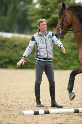 Foto: Foto: Ludger Beerbaum gibt den Ton an bei Riesenbeck International - Fotograf: RI