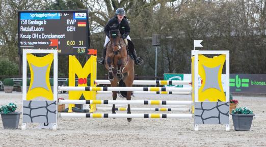 Foto: Machten "bella figura" in der Springpferdeprüfung Kl. A** - Leonie Retzlaff und Santiago b - Fotograf: ACP Andreas Pantel