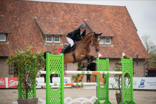 Foto: Nicolas Pedersen und Tailormade Chalou Sem - bestes Paar in der internationalen Youngster-Tour zum Auftakt des Gut Einhaus Springfestivals in Herzlake - Fotograf: LarsPictures/ L. Blohm