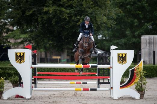 Foto: Niederländischer Gast mit tollem Auftakt: Jur Vrieling gewann Youngster Tour und war Zweiter in der Großen Tour. Hier mit Oslo ter Leydonck - Fotograf: LarsPictures/ Blohm