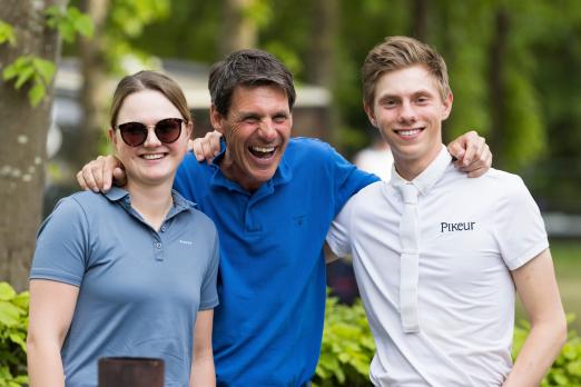 Foto: Geschwister mit Papa - die 'Ahlmänner' bei der DKB Pferdewoche - Fotograf: Thomas Hellmann