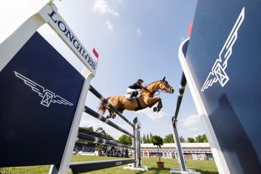 Foto: Longines wird starker Partner des Deutschen Spring- und Dressur-Derbys - Fotograf: Sportfotos-Lafrentz.de