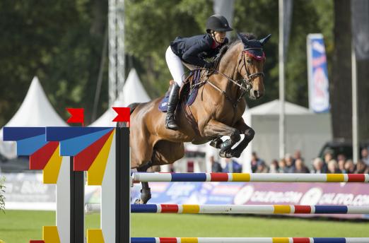 Foto: Hollands Jungtalent Lisa Nooren konnte bereits in Donaueschingen den Großen Preis gewinnen. Hier mit Urane de Talma - Fotograf: Stefan Lafrentz