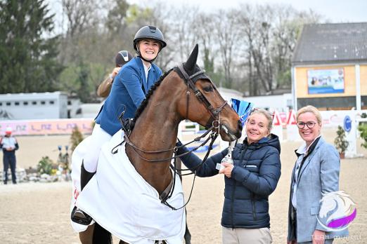 Foto: Grand Prix Siegerin Nicola Pohl - Fotograf: Team Myrtill