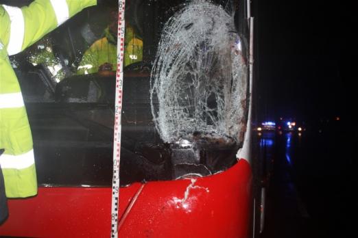 Foto: beschädigter Bus nach Pferdeunfall - Fotograf: Polizei Coesfeld